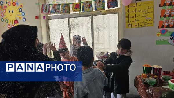 جشن یلدایی در مدرسه دکتر عسکریان یاسوج