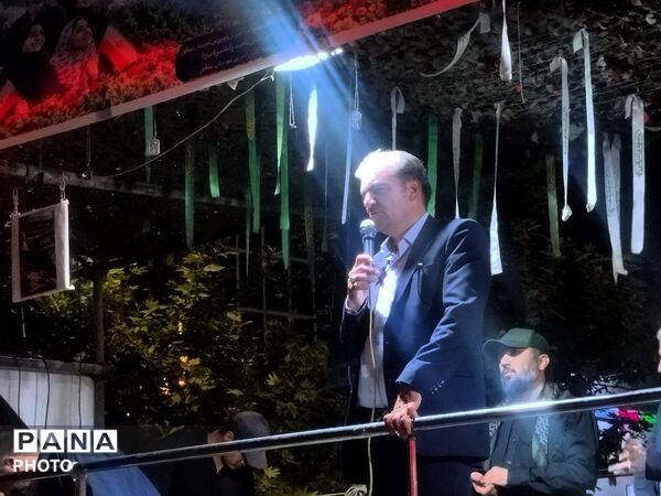 اجتماع شبانه در دویست‌ودهمین شب شهادت قائد امت اسلام همزمان با هفته دفاع مقدس
