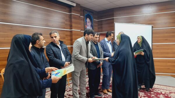 آیین گرامیداشت هفته پژوهش در شهرستان قائمشهر 