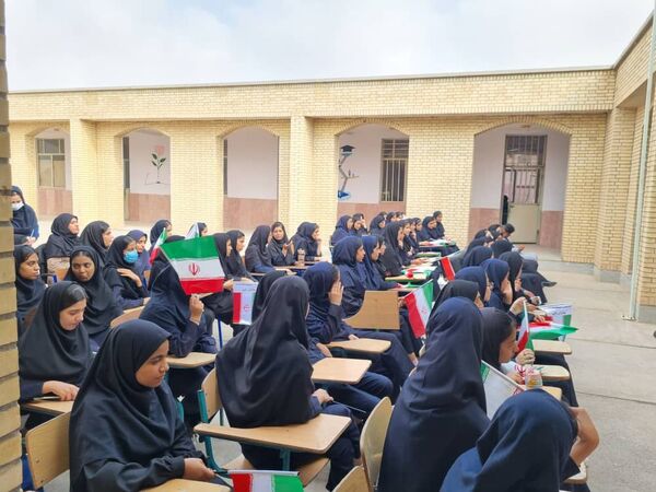 زنگ مهر در دبیرستان آسیه رضوان فین 
