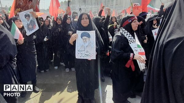 تجدید میثاق با آرمان‌های انقلاب، تهران در سوگِ رهبر شهید یکپارچه سیاه پوش شد