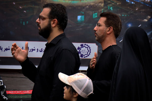 از کودک تا بزرگ پای مکتب حسین(ع)