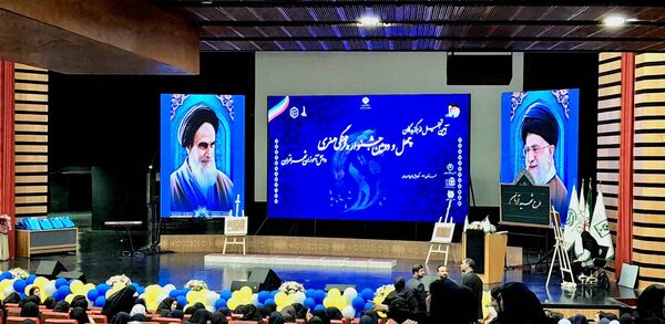 آیین تجلیل از دانش‌آموزان برگزیده استانی چهل و دومین جشنواره فرهنگی‌هنری شهر تهران