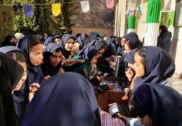 جشنواره غذای سالم در مدرسه زهرا عراقی کرمان 
