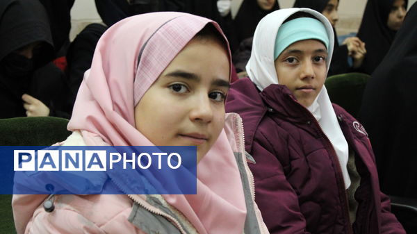 آیین تجلیل از دانش‌آموزان هنرمند شهرستان بن 