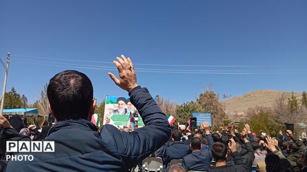اجتماع باشکوه دانش‌آموزان چهارمحال و بختیاری در گلزار شهدای شهرکرد