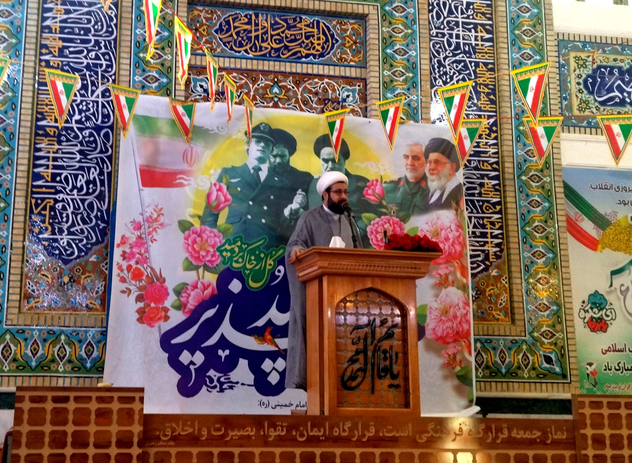 مردم صاحبان و خادمان اصلی انقلاب اسلامی و فجر آفرینان هستند