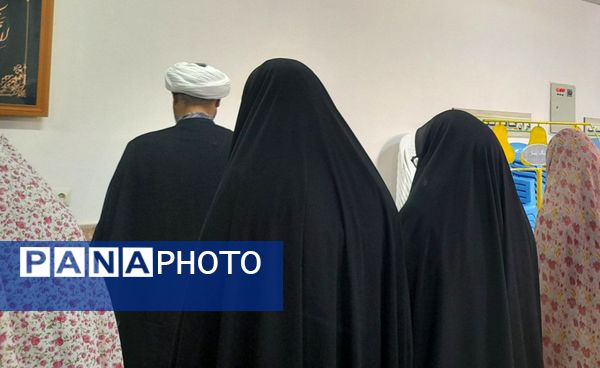 زنگ نماز در دبیرستان حضرت معصومه سلام الله علیها شهرستان خلیل‌آباد نواخته شد