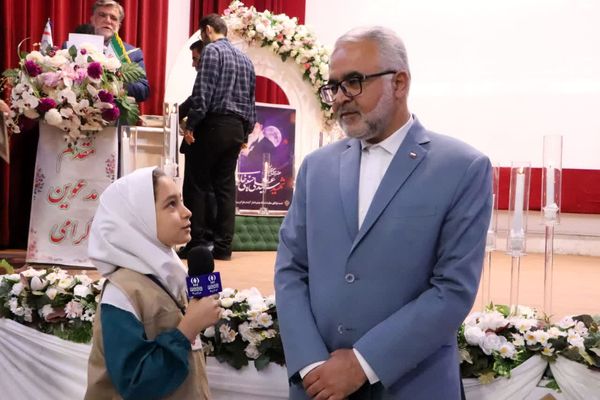 آیین سپاس معلم و تجلیل از معلمان نمونه ناحیه ۳ کرمانشاه