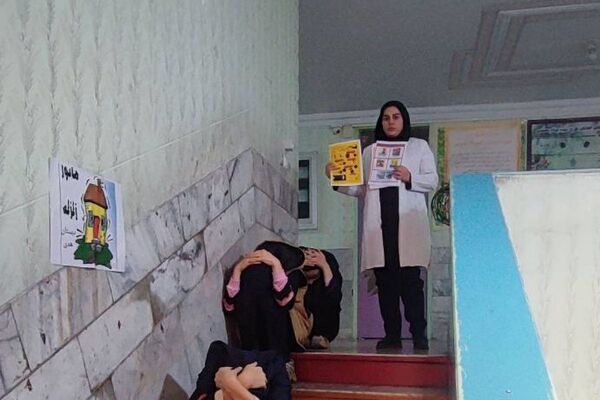 تمرین ایمنی و مقابله با بحران زلزله در مدرسه هدی۱