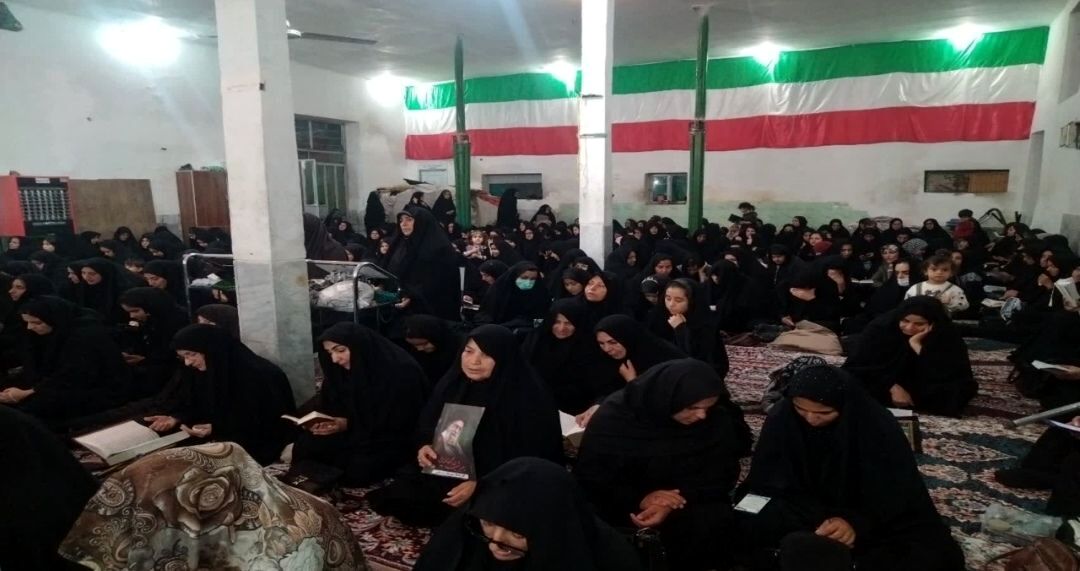 دعای پرفیض جوشن‌کبیر، نجوای هزار نام خداوند را در فضای مسجد طنین‌انداز کرد