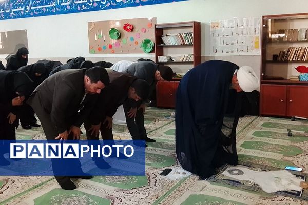 اجرای سومین نشست قرآنی در مدارس با حضور امام جمعه قرچک در دبیرستان شهدای محراب