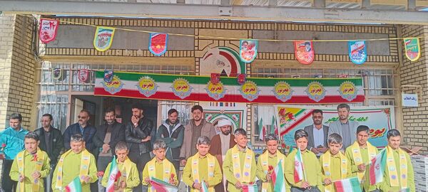 طنین زنگ انقلاب در مدرسهٔ شهید صادقی باخرز