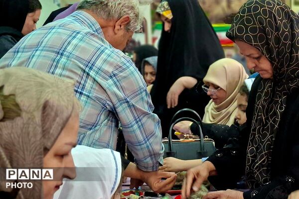 حضور پدر بزرگ‌ها و مادر بزرگ‌ها در کودکستان حکمت نبوی ناحیه دو شهرری 
