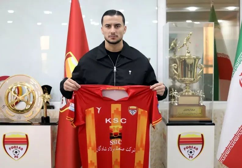 هافبک مسی‌ها پیراهن فولاد خوزستان را بر تن کرد