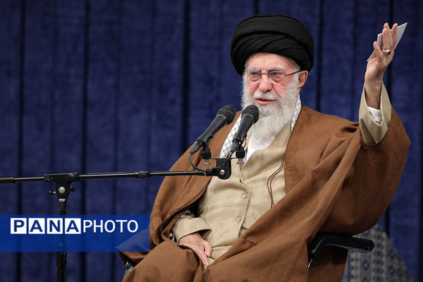 دیدار هزاران نفر از اقشار مختلف مردم درباره تحولات منطقه