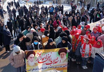 حضور باشکوه مردم قروه در راهپیمایی 22 بهمن