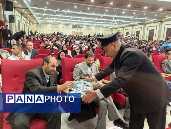  تقدیر از ۲۶۲ دانش‌آموز مقام‌آور با نیازهای ویژه در مشهد