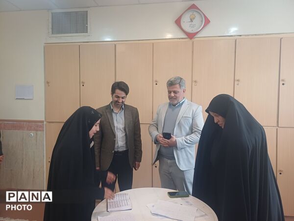 مسابقات قرآن و عترت و نماز دانش‌آموزان دختر جلگه 