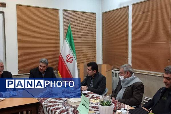 روایت قلم‌های ماندگار؛ پنجمین نشست کتابخوانی پیشکسوتان در پیشوا