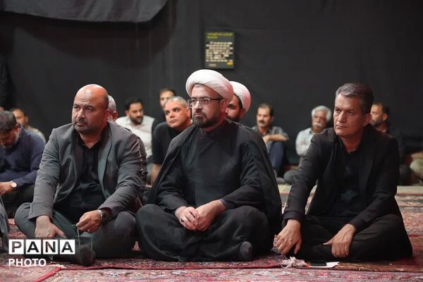 اقامه عزای رهبر شهید در بخشداری کهریزک 
