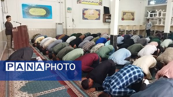 اولین نماز جماعت دبیرستان شاهد ابوذر غفاری در سال تحصیلی جدید 