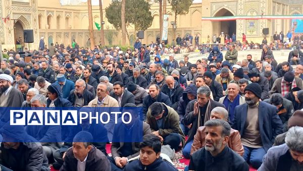 اقامه نماز پرفیض جمعه در سمنان
