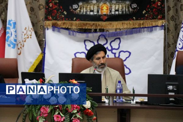 نشست ادبیات آیینی در دلیجان