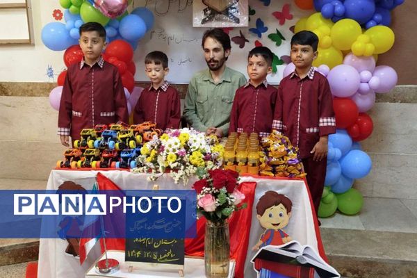 برگزاری جشن شکوفه ها در دبستان امام رضا ۱ شهر قیامدشت