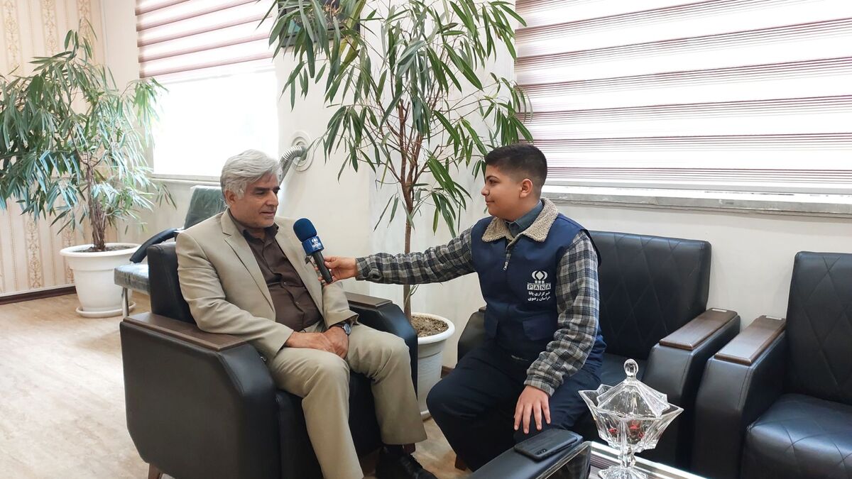 آینده کشور در دستان دانش‌آموزان است