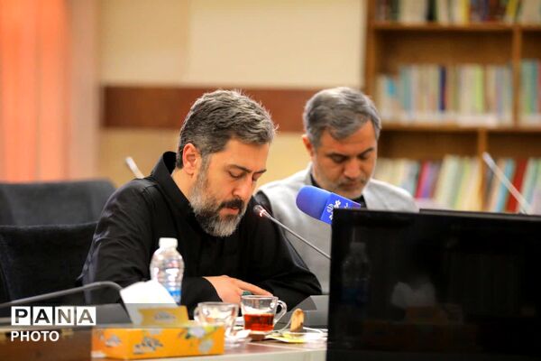  رونمایی از کتاب «برای پدر» با حضور رئیس شورای سیاستگذاری ائمه جمعه کشور و شاعران برجسته کشور