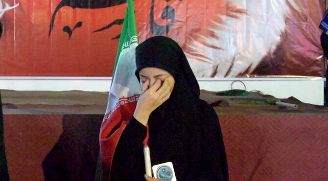 میان اشک‌های محرم، دلتنگ رهبر شهیدمان هستیم 