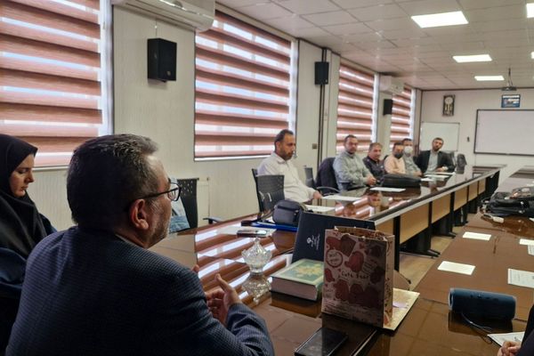 کارگاه توانمند سازی دبیران تفکر و سبک زندگی در فشافویه با محوریت ارتقای مهارت های آموزشی