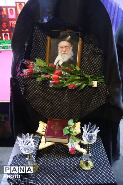 سوگواره شبانه دانش آموزان تبریز در تجمعات مردمی برای رهبر شهید