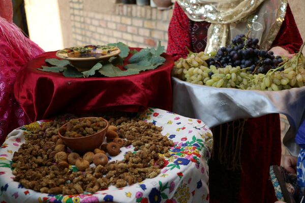 جشنواره شیره انگور ترشیزی کهن