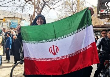شکوه حضور مردم خرامه در راهپیمایی 22 بهمن