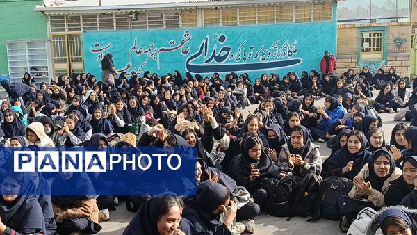 مراسم ولادت حضرت فاطمه‌ و‌ برپایی‌چایخانه‌در‌ دبیرستان وکیلی3 ( یغمای نیشابوری)