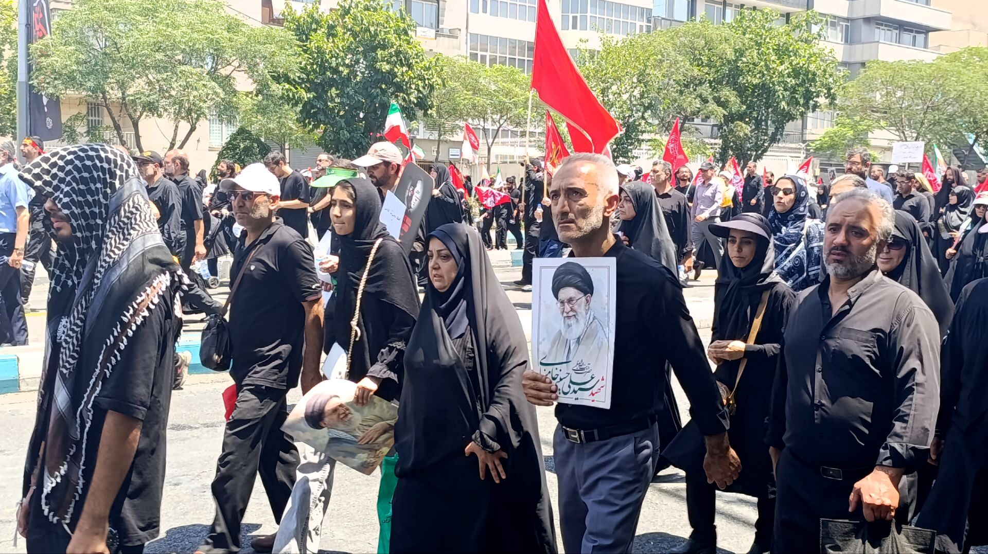 رستاخیز تاریخی لثارات خامنه ای در تهران