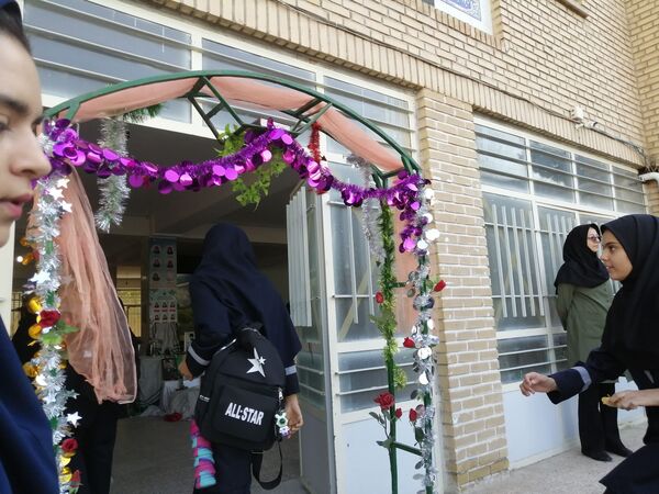 زنگ مهر، آغاز بهار تعلیم و تربیت در دبیرستان شهید هاشمی نژاد نیشابور
