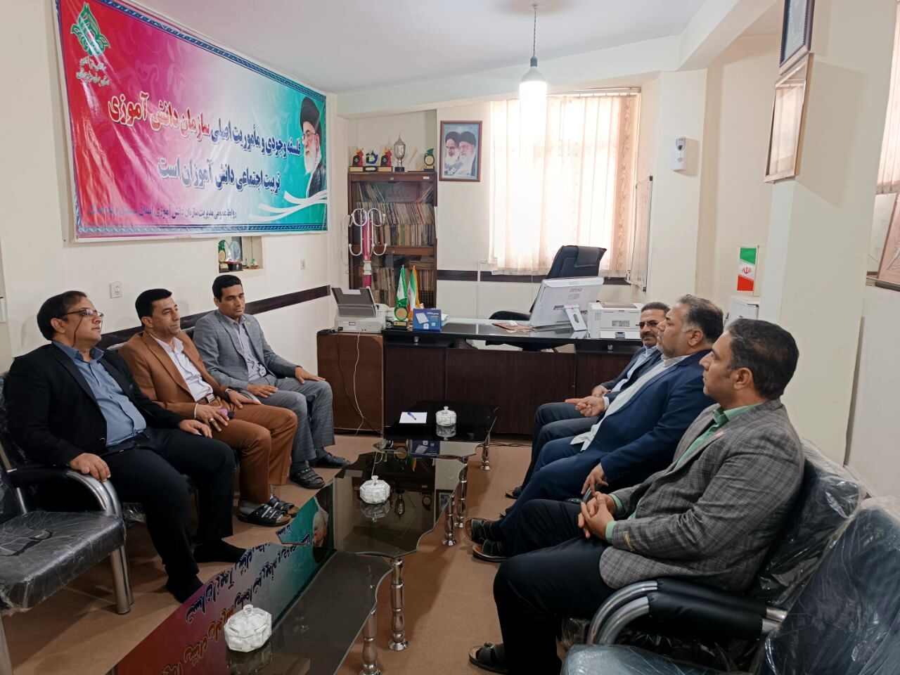 جشن عاطفه‌ها، نماد همدلی و همیاری در بین دانش‌آموزان 