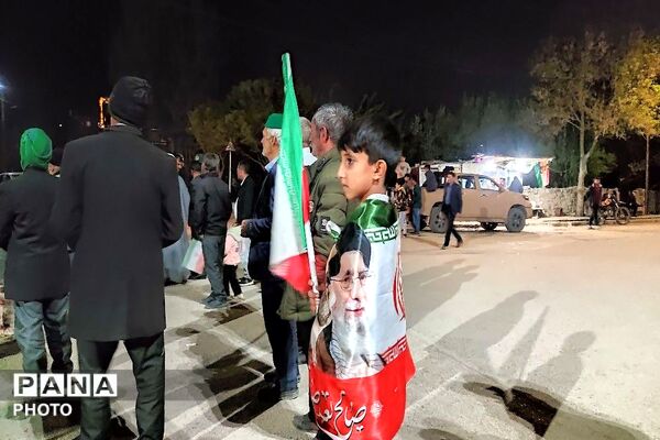 سنگر ما خیابان است 