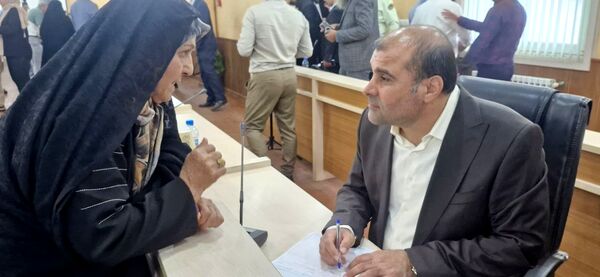 ملاقات مردمی استاندار مازندران با شهروندان محمودآباد