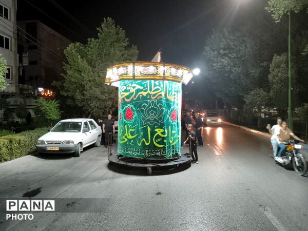 کاروان‌های عزاداری شب شهادت امام سجاد(ع) در سراسر اصفهان به حرکت درآمد