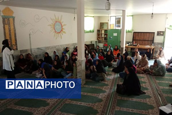 برگزاری اختتامیه پایگاه تابستانی دبیرستان توحید یک؛ همراه با جلسه‌ ی خود مراقبتی