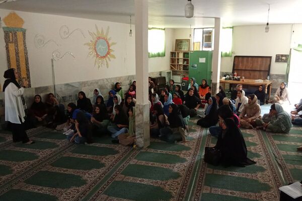 برگزاری اختتامیه پایگاه تابستانی دبیرستان توحید یک؛ همراه با جلسه‌ ی خود مراقبتی