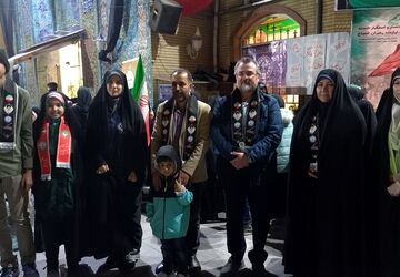خدمت‌رسانی دانش‌آموزان تهرانی در موکب میدان المپیک