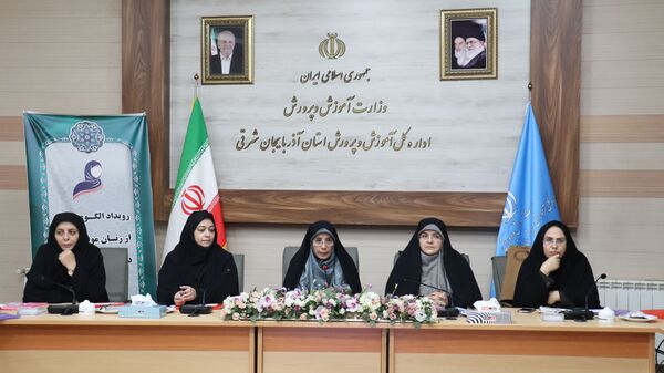 رویداد الگوسازی از زنان موفق و فعال در گفتمان الگوی سوم زن مسلمان