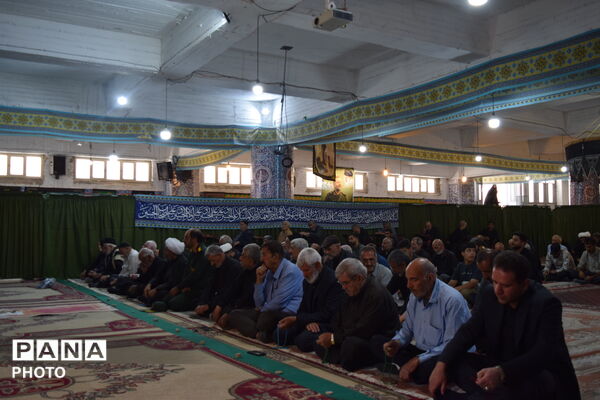 مصلی امام حسین(ع) فارسان بار دیگر میزبان اجتماع نمازگزاران جمعه شد