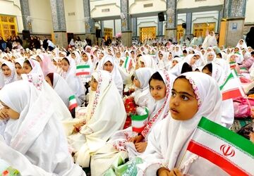  لبخند دختران شهریار در نخستین قدم بندگی