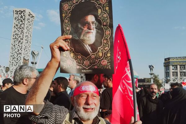 تجلی عهد و پیمان امت با ولایت در تشییع پیکر رهبر شهید